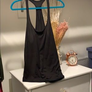 Lululemon 105 winglet athletic top size 6